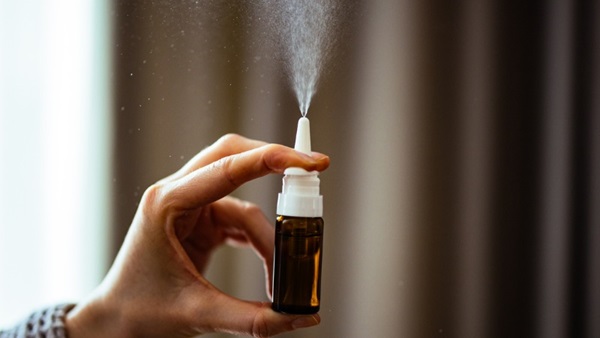 Spray nasal décongestionnant en cas de nez bouché